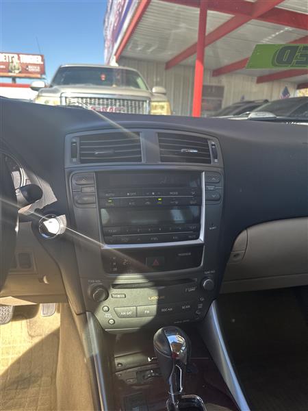 Lexus IS 250 4dr Sport Sdn Manual RWD 2007