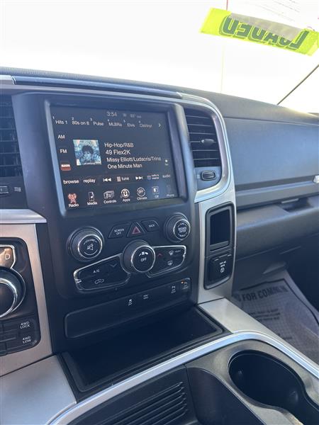 RAM 1500 4WD Crew Cab 140.5" Lone Star 2016