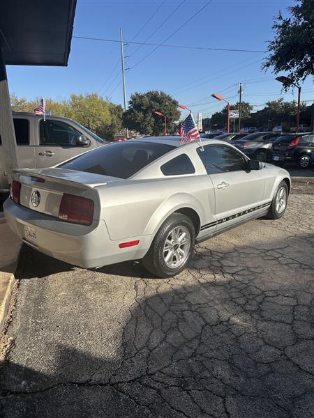 Ford Mustang 2dr Cpe Premium 2008