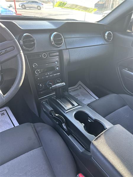 Ford Mustang 2dr Cpe Premium 2008