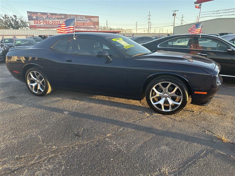 Dodge Challenger 2dr Cpe SXT Plus 2015