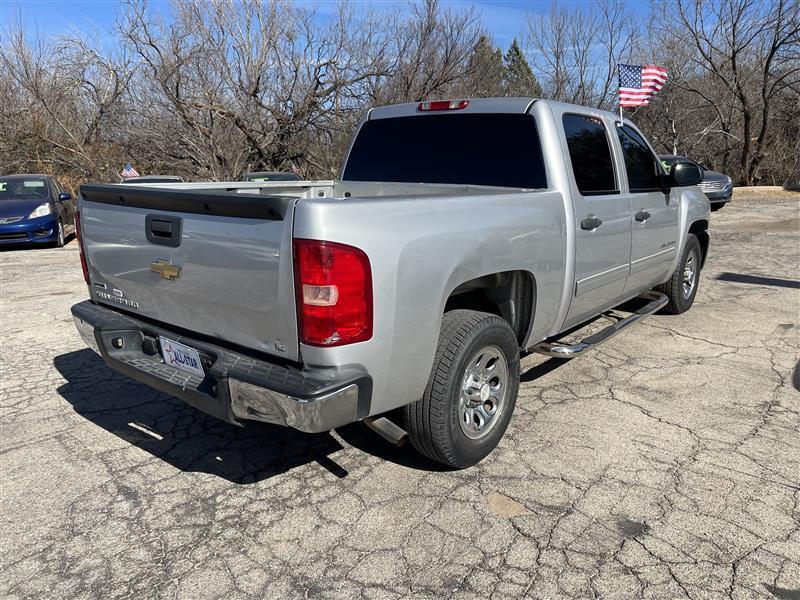 Chevrolet Silverado 1500 2WD Crew Cab 143.5" LS 2011