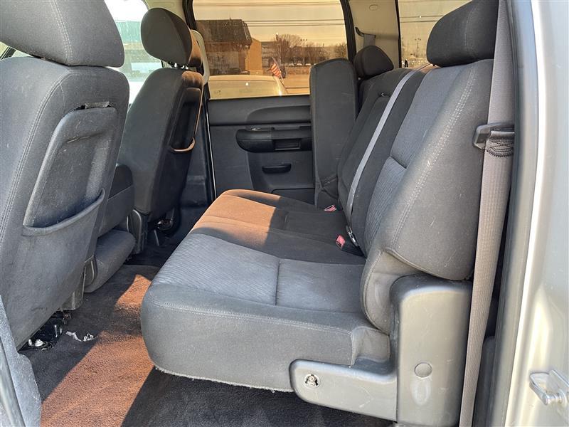 Chevrolet Silverado 1500 2WD Crew Cab 143.5" LS 2011