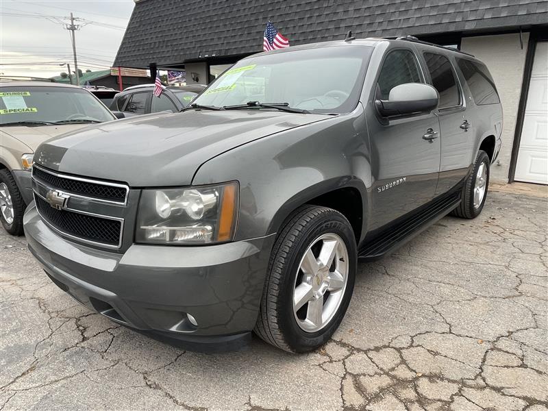 Chevrolet Suburban 2WD 4dr 1500 LT 2011