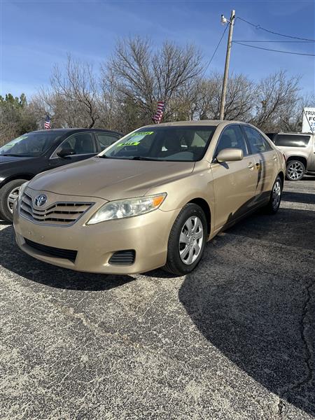 Toyota Camry 4dr Sdn I4 Man LE (Natl) 2011