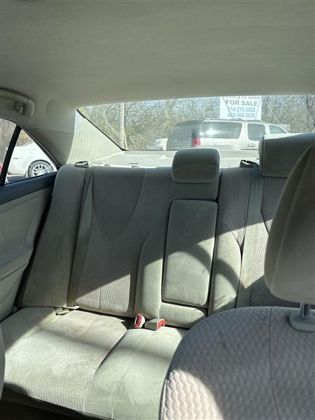 Toyota Camry 4dr Sdn I4 Man LE (Natl) 2011