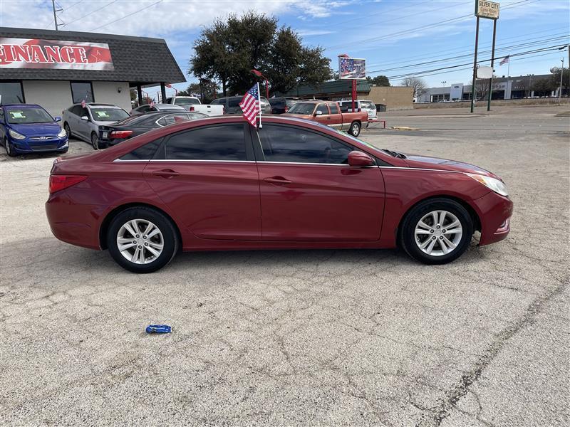 Hyundai Sonata 4dr Sdn 2.4L Auto GLS 2011