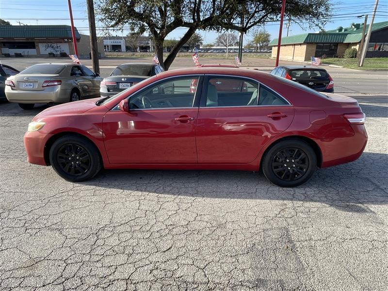 Toyota Camry 4dr Sdn I4 Man LE (Natl) 2011