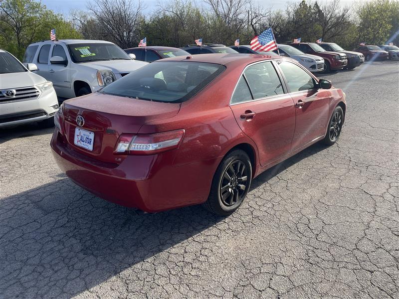 Toyota Camry 4dr Sdn I4 Man LE (Natl) 2011