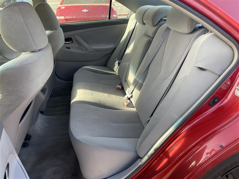 Toyota Camry 4dr Sdn I4 Man LE (Natl) 2011