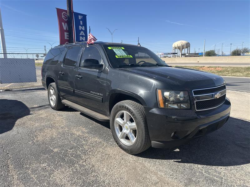 Chevrolet Suburban 2WD 4dr 1500 LT 2011