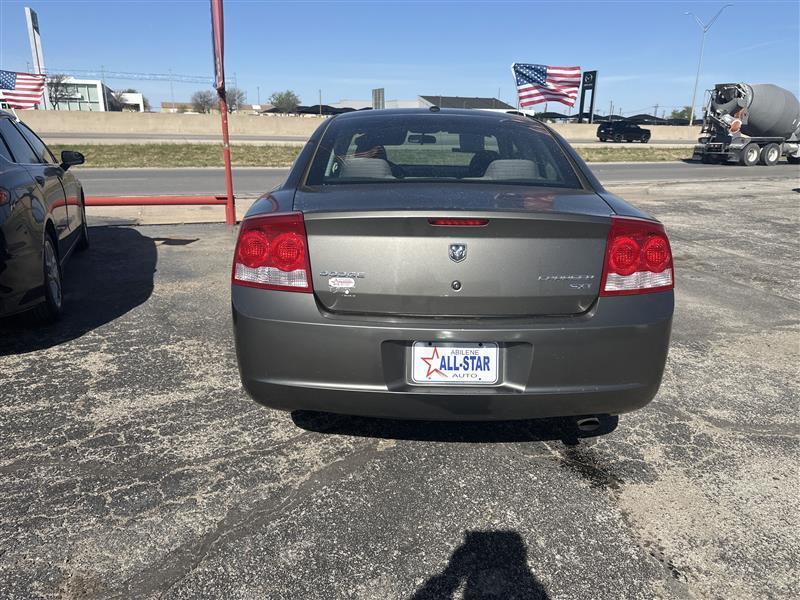 Dodge Charger 4dr Sdn SXT RWD 2010
