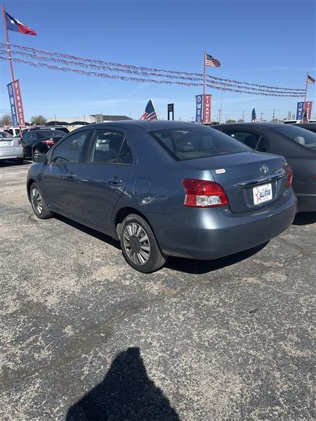 Toyota Yaris 4dr Sdn Auto (Natl) 2012