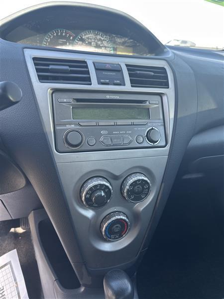 Toyota Yaris 4dr Sdn Auto (Natl) 2012