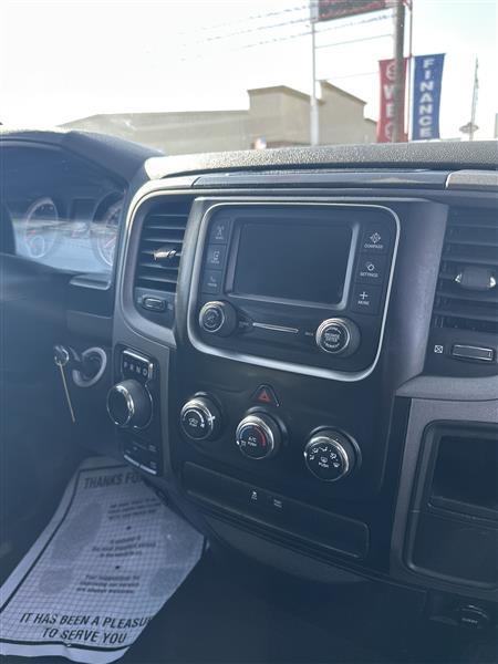 RAM 1500 Tradesman 4x4 Quad Cab 6'4" Box 2017