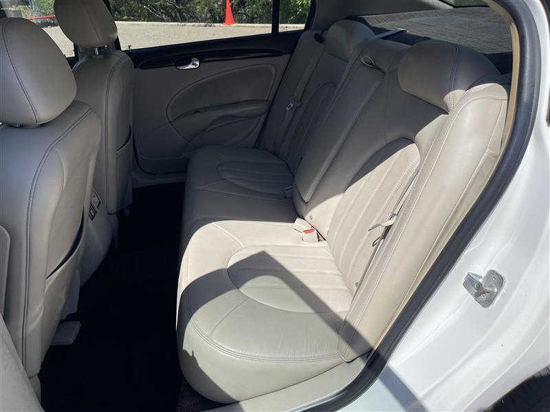 Buick Lucerne 4dr Sdn V6 CXL 2007