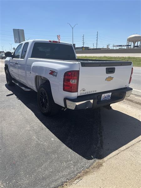 Chevrolet Silverado 1500 4WD Ext Cab 143.5" LT 2012
