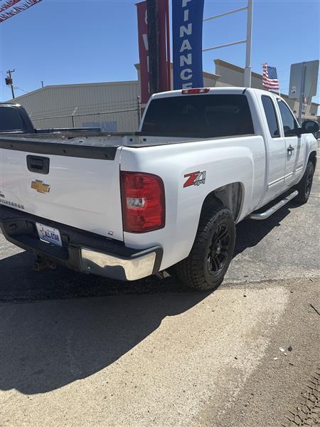 Chevrolet Silverado 1500 4WD Ext Cab 143.5" LT 2012