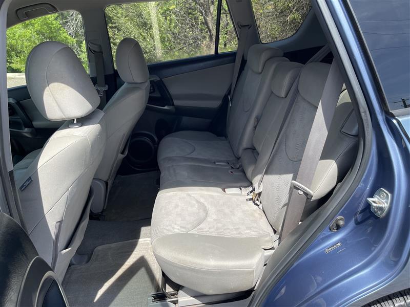 Toyota RAV4 4WD 4dr 4-cyl 4-Spd AT (Natl) 2010
