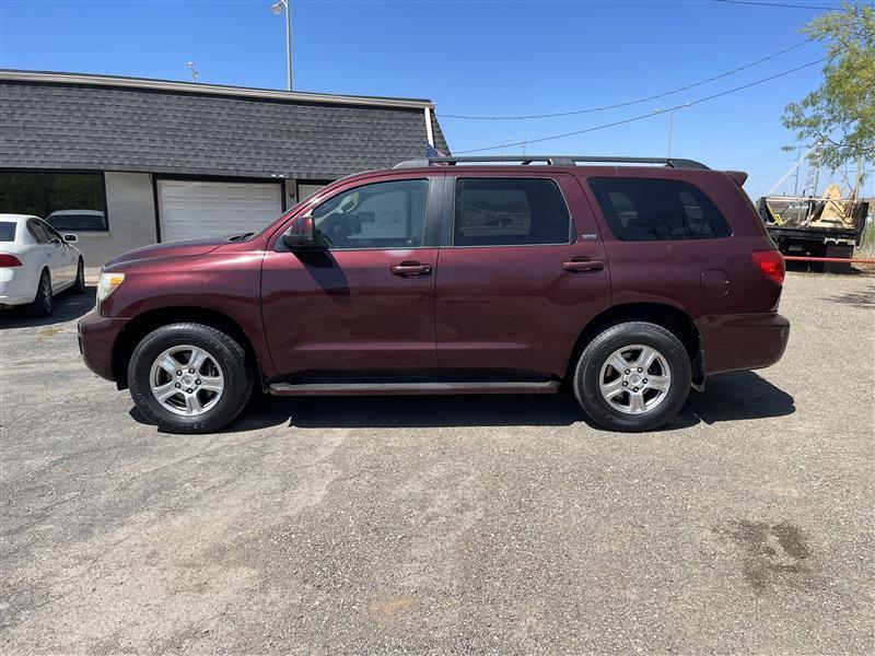Toyota Sequoia RWD V8 6-Spd AT SR5 (Natl) 2010