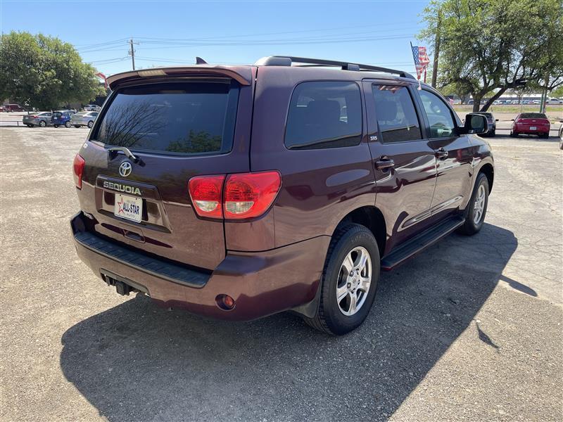 Toyota Sequoia RWD V8 6-Spd AT SR5 (Natl) 2010