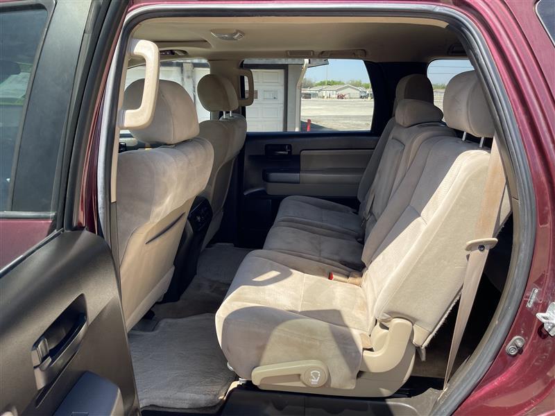 Toyota Sequoia RWD V8 6-Spd AT SR5 (Natl) 2010