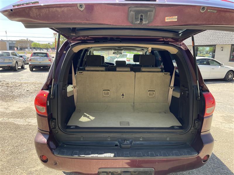 Toyota Sequoia RWD V8 6-Spd AT SR5 (Natl) 2010