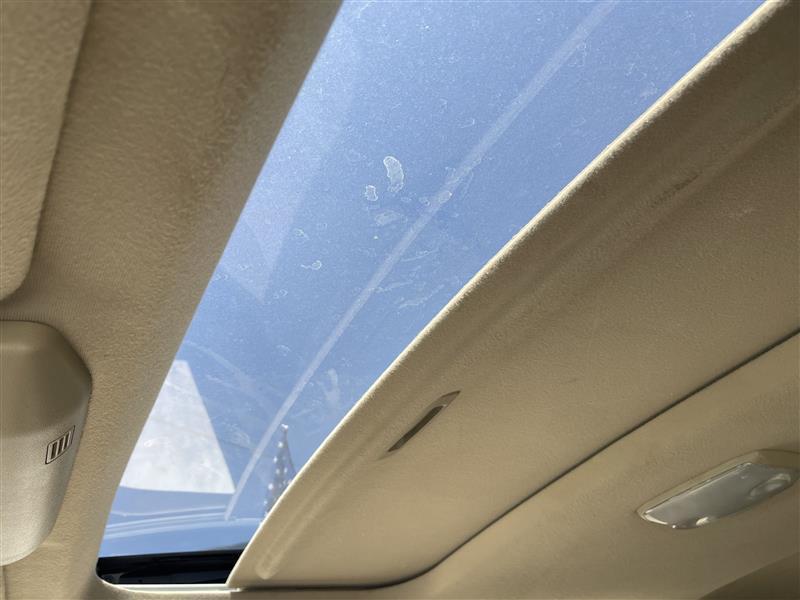 Toyota Sequoia RWD V8 6-Spd AT SR5 (Natl) 2010