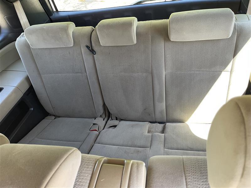 Toyota Sequoia RWD V8 6-Spd AT SR5 (Natl) 2010