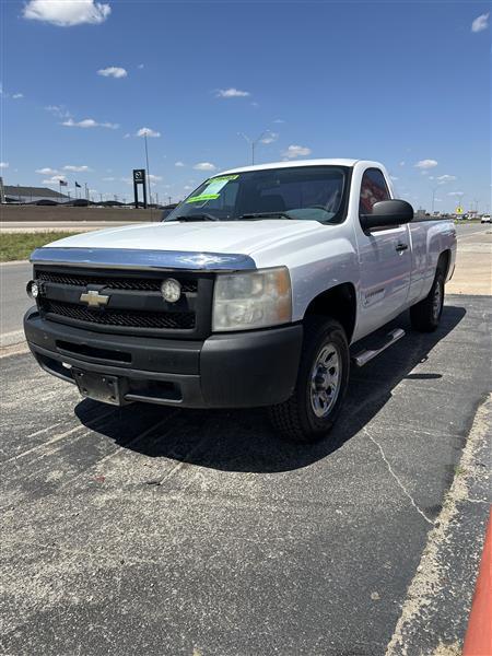 Chevrolet Silverado 1500 4WD Reg Cab 133.0" Work Truck 2011