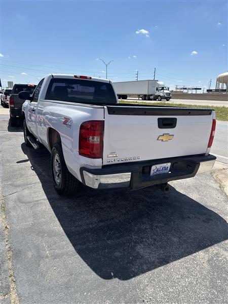 Chevrolet Silverado 1500 4WD Reg Cab 133.0" Work Truck 2011