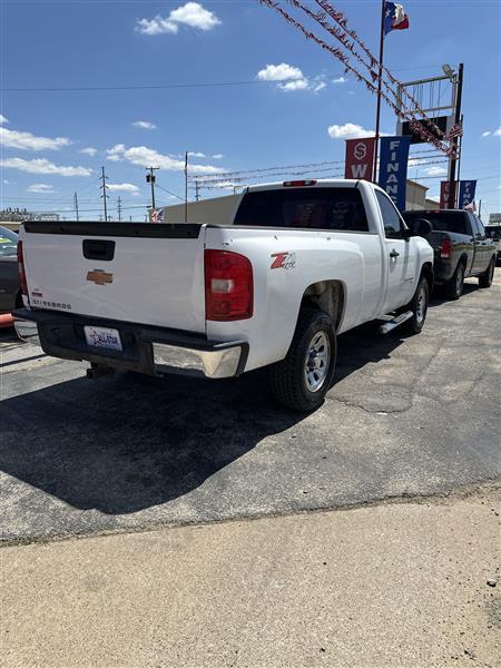 Chevrolet Silverado 1500 4WD Reg Cab 133.0" Work Truck 2011