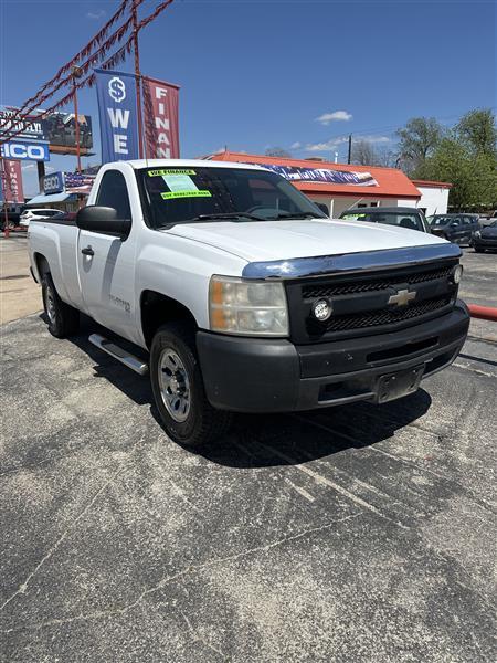 Chevrolet Silverado 1500 4WD Reg Cab 133.0" Work Truck 2011