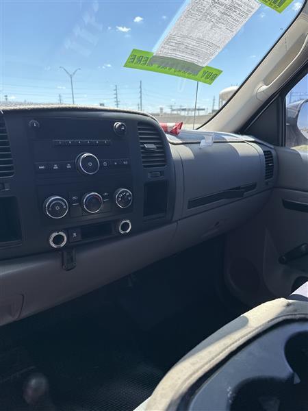 Chevrolet Silverado 1500 4WD Reg Cab 133.0" Work Truck 2011