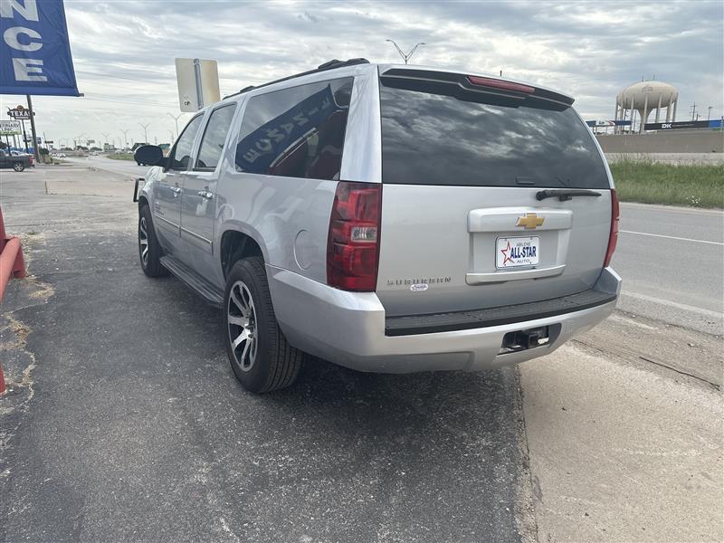 Chevrolet Suburban 2WD 4dr 1500 LS 2013