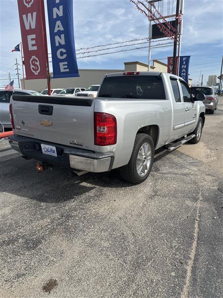 Chevrolet Silverado 1500 2WD Ext Cab 143.5" LT 2010