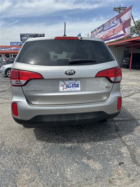 Kia Sorento 2WD 4dr I4 LX 2015