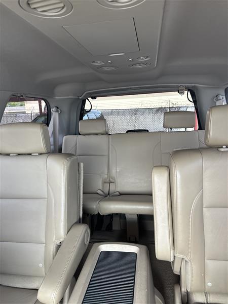 Nissan Armada 2WD 4dr Platinum 2011