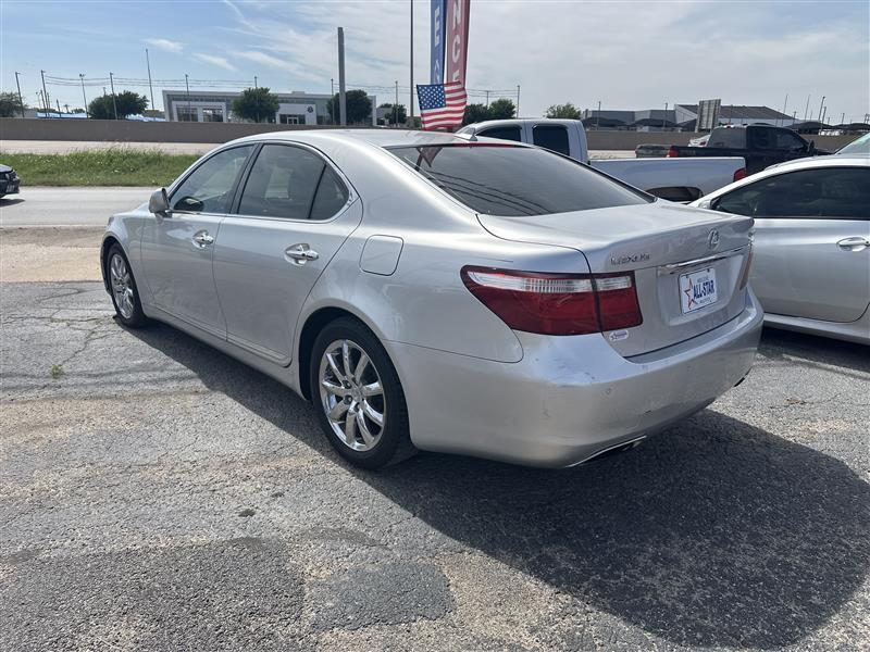 Lexus LS 460 4dr Sdn RWD 2009