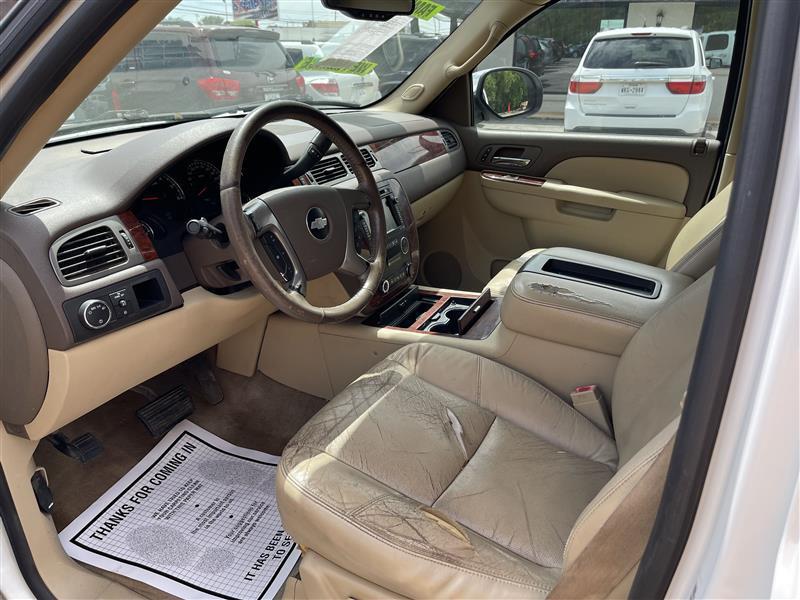Chevrolet Suburban 2WD 4dr 1500 LTZ 2010