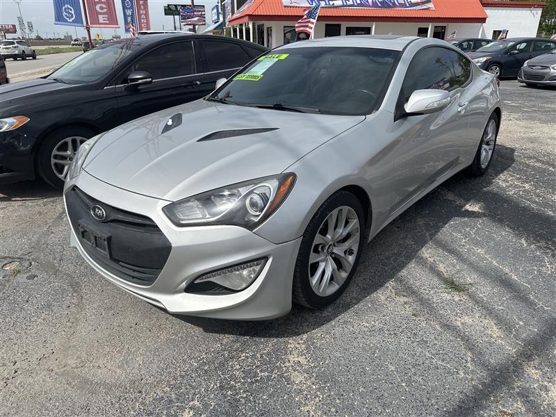 Hyundai Genesis Coupe 2dr V6 3.8L Auto Grand Touring w/Blk Lth 2013