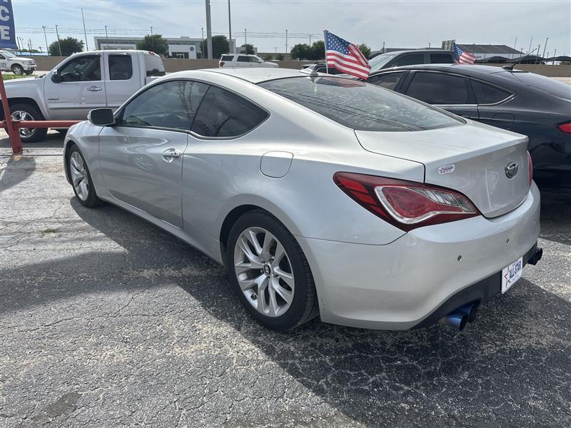 Hyundai Genesis Coupe 2dr V6 3.8L Auto Grand Touring w/Blk Lth 2013