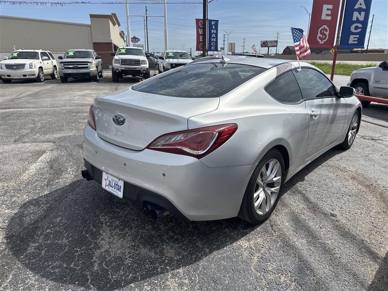 Hyundai Genesis Coupe 2dr V6 3.8L Auto Grand Touring w/Blk Lth 2013