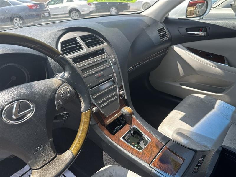 Lexus ES 350 4dr Sdn 2010