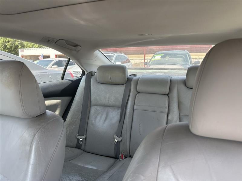 Lexus ES 350 4dr Sdn 2010