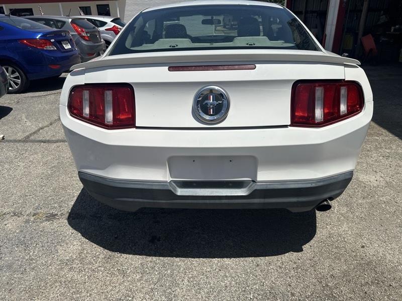 Ford Mustang 2dr Cpe V6 2010