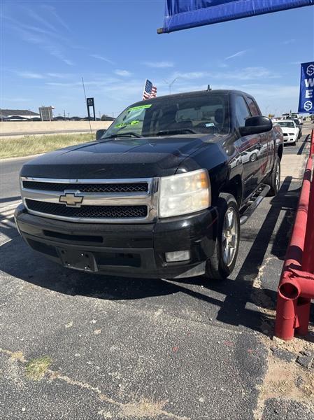 Chevrolet Silverado 1500 2WD Ext Cab 143.5" LTZ 2011