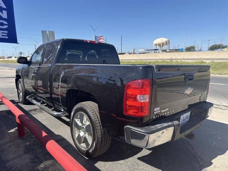 Chevrolet Silverado 1500 2WD Ext Cab 143.5" LTZ 2011