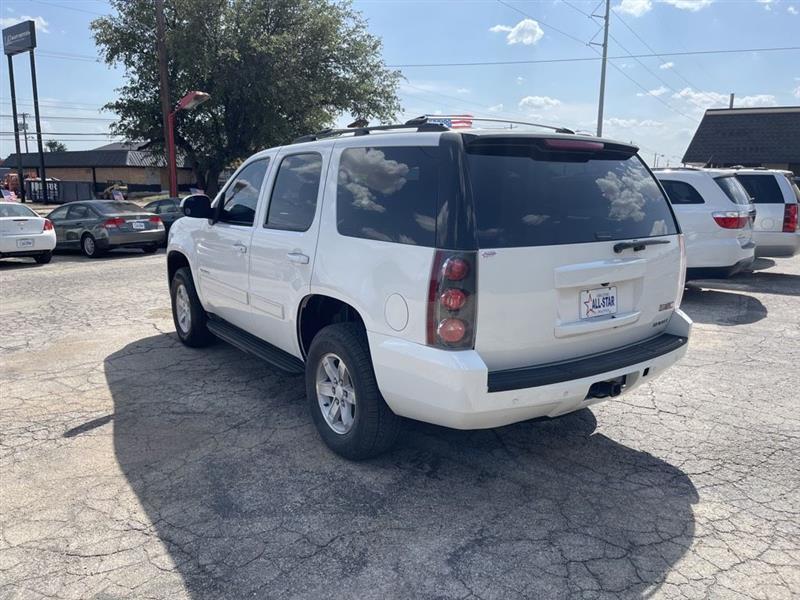 GMC Yukon 2WD 4dr 1500 SLE 2011