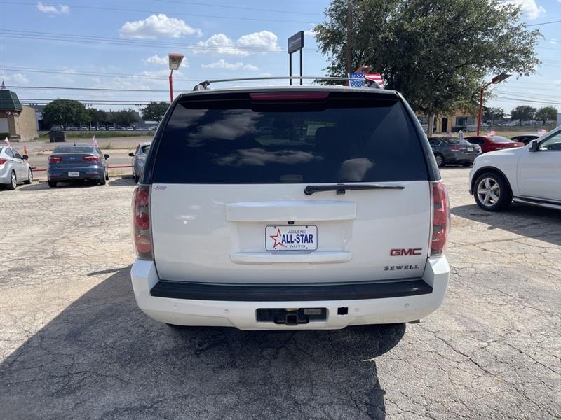 GMC Yukon 2WD 4dr 1500 SLE 2011